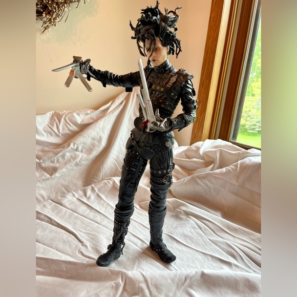 Johnny Depp Edward Scissorhands Figure 18” - Picture 3 of 13